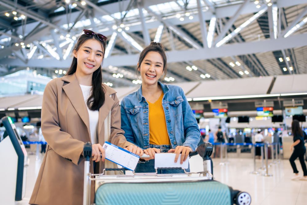 portrait-of-asian-women-standing-in-airport-termin-2025-03-27-02-29-38-utc portrait-of-asian-women-standing-in-airport-termin-2025-03-27-02-29-38-utc