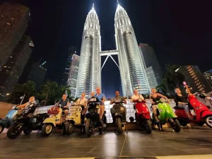 Tour nocturne en Vespa à Kuala Lumpur