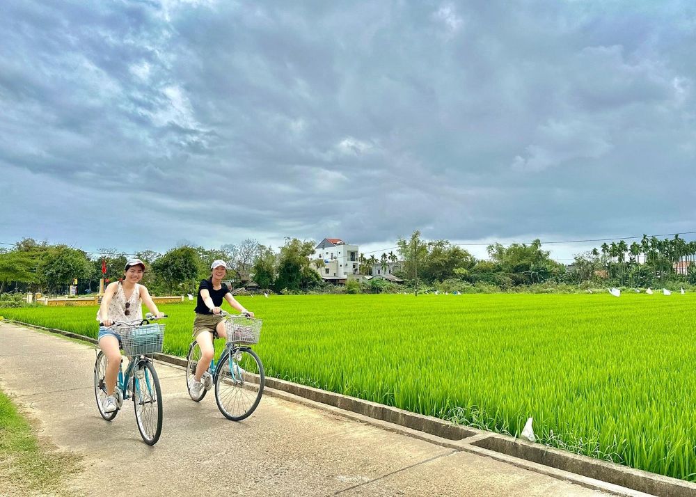 Cam Kim and Kim Bong cycling experiences - Viator - 5